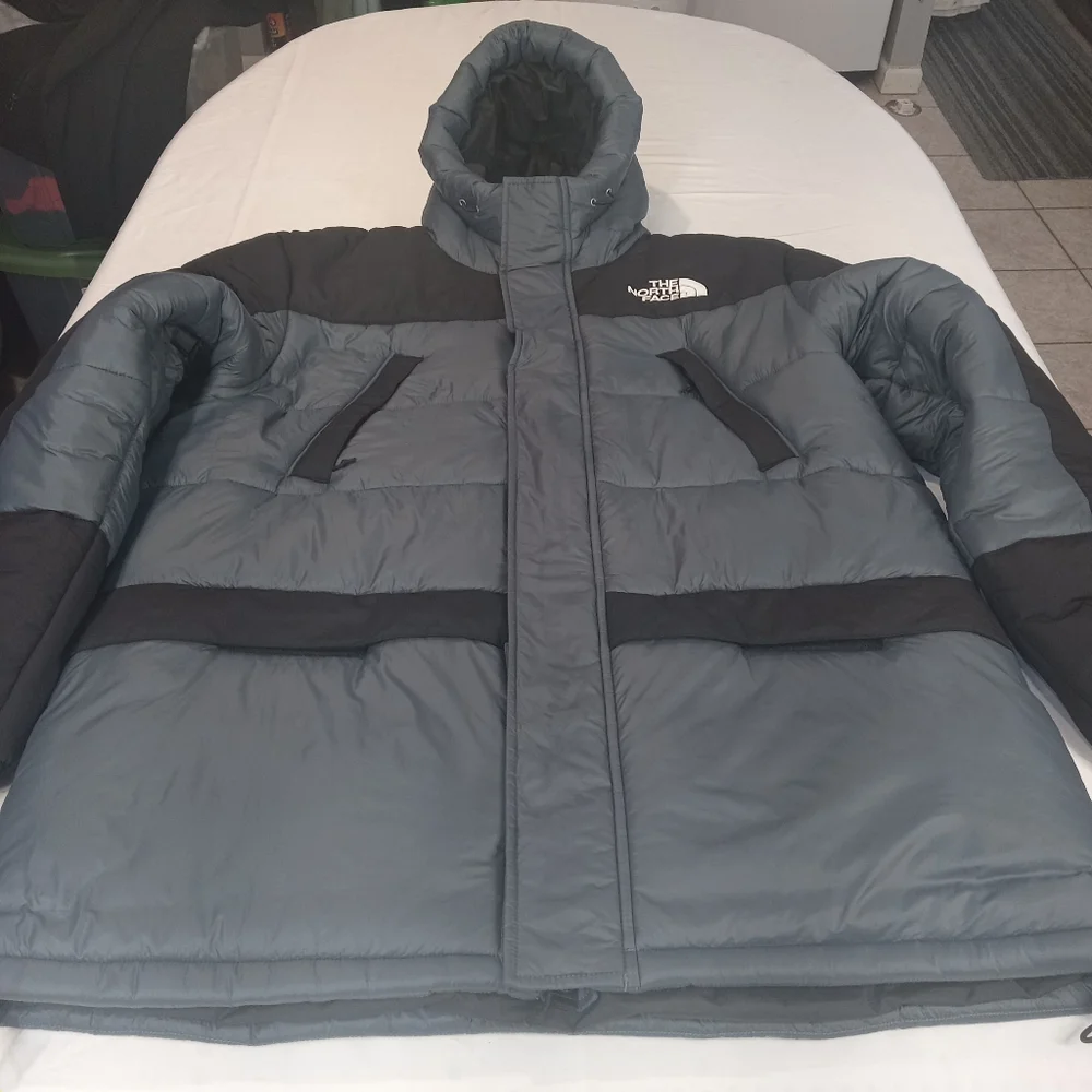 The North Face Men's Gray and Black Puffer Jacket Size XXL